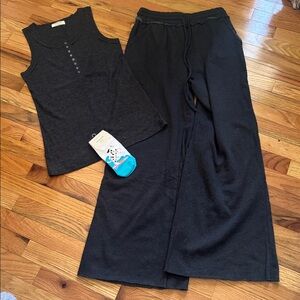 NWOT Zenana Outfit Wide Leg Sweatpants & Ribbed Tank Size Large Charcoal Gray